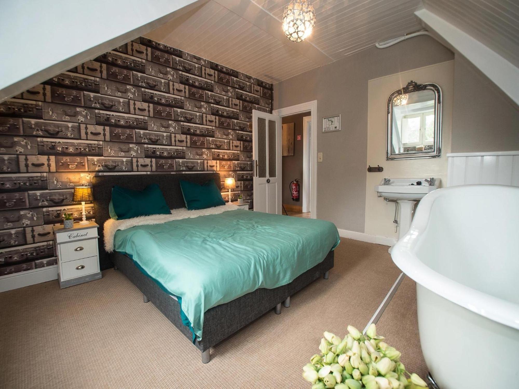 Вилла Luxurious Castle With Hot Tub In The Belgian Jamoigne Экстерьер фото