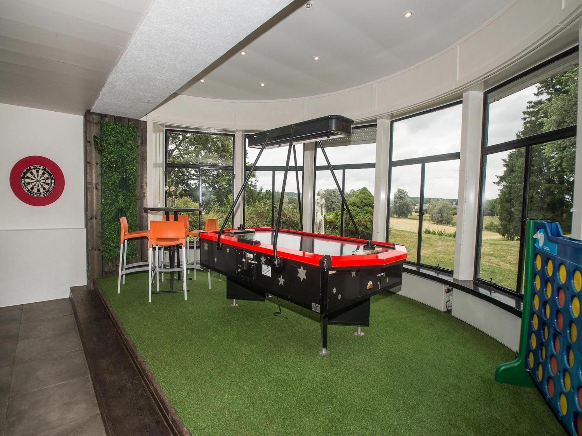 Вилла Luxurious Castle With Hot Tub In The Belgian Jamoigne Экстерьер фото