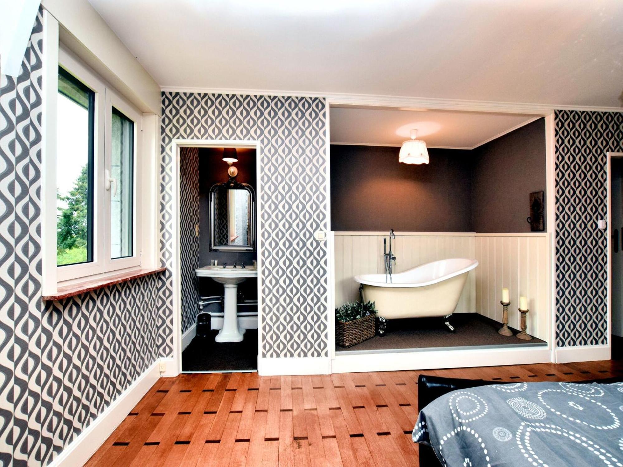 Вилла Luxurious Castle With Hot Tub In The Belgian Jamoigne Экстерьер фото